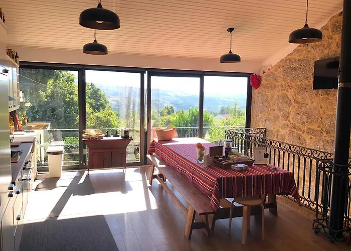 Casa Titos Estoraos (Braga)